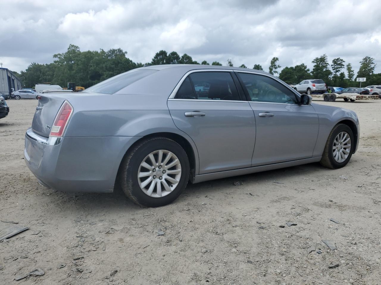2014 Chrysler 300 - Image 3