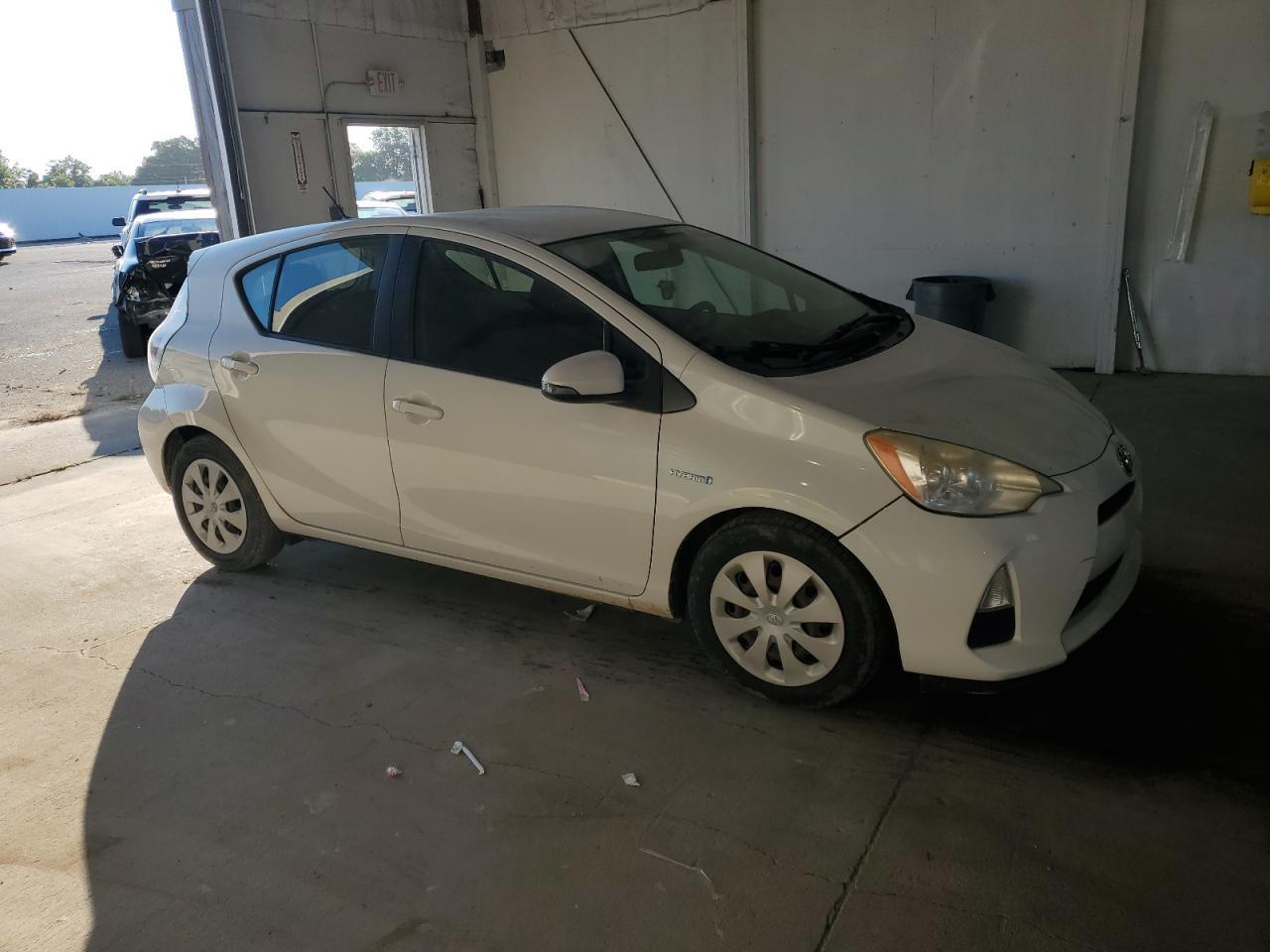 2013 Toyota Prius C - Фото 4