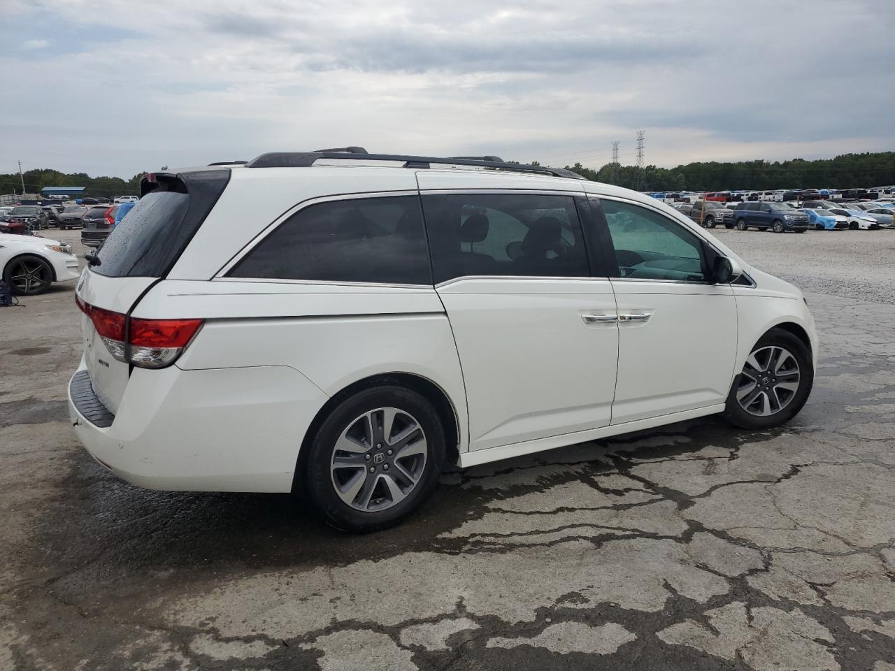 2015 Honda Odyssey Touring - Фото 3