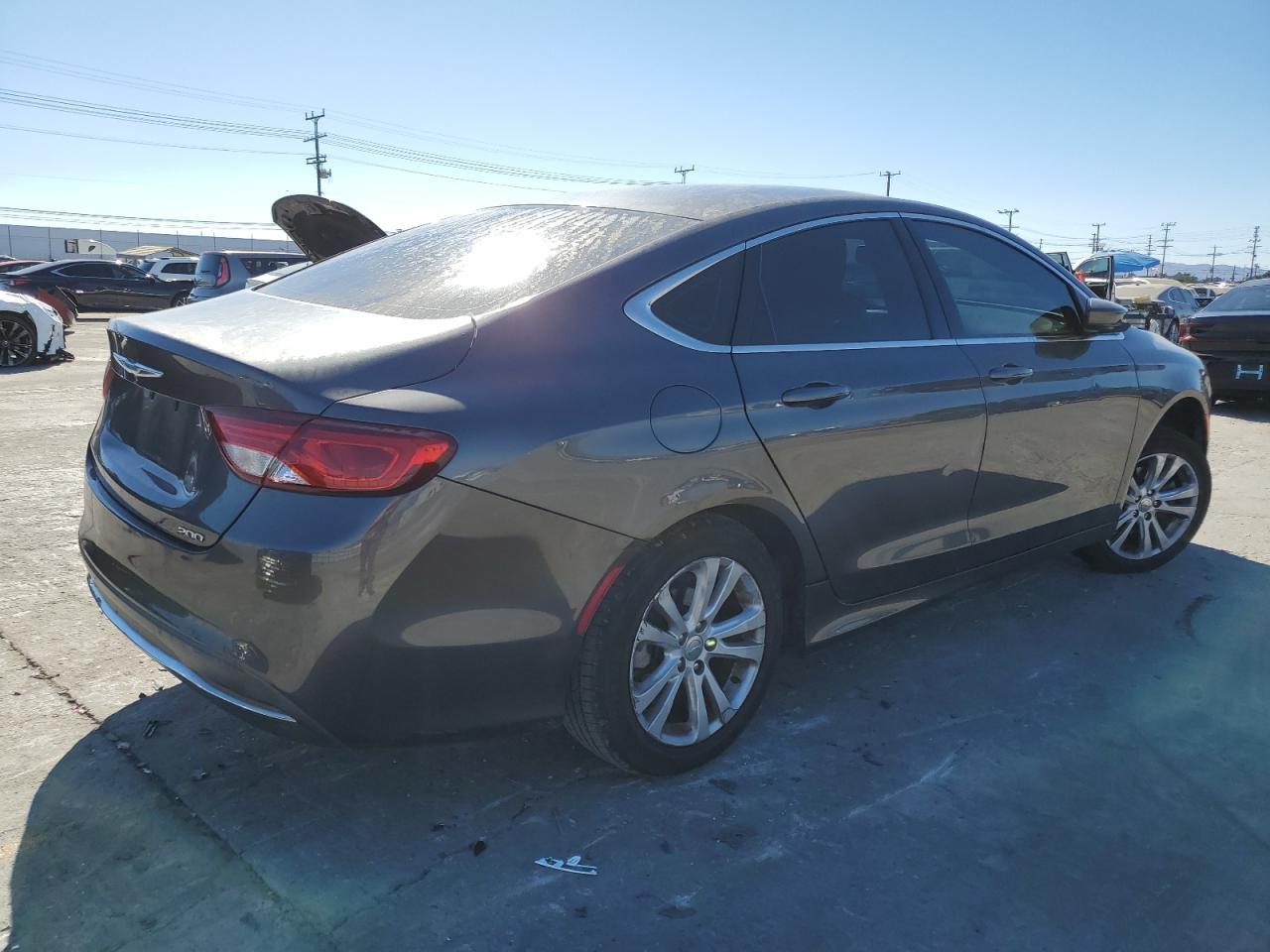 2015 Chrysler 200 Limited - Фото 3