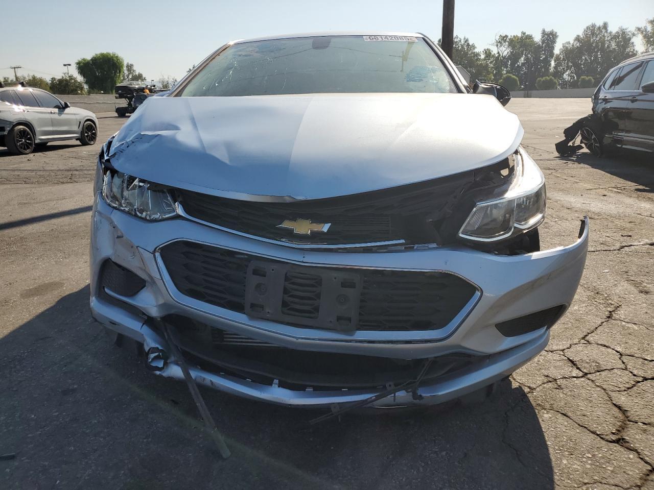 2018 Chevrolet Cruze Ls - Image 5
