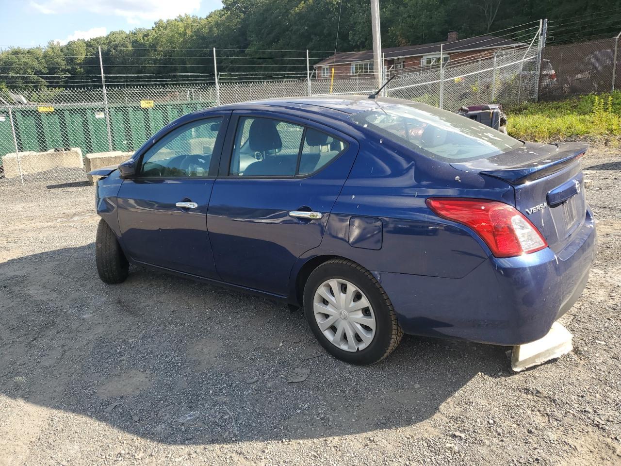 2018 Nissan Versa S - Фото 2