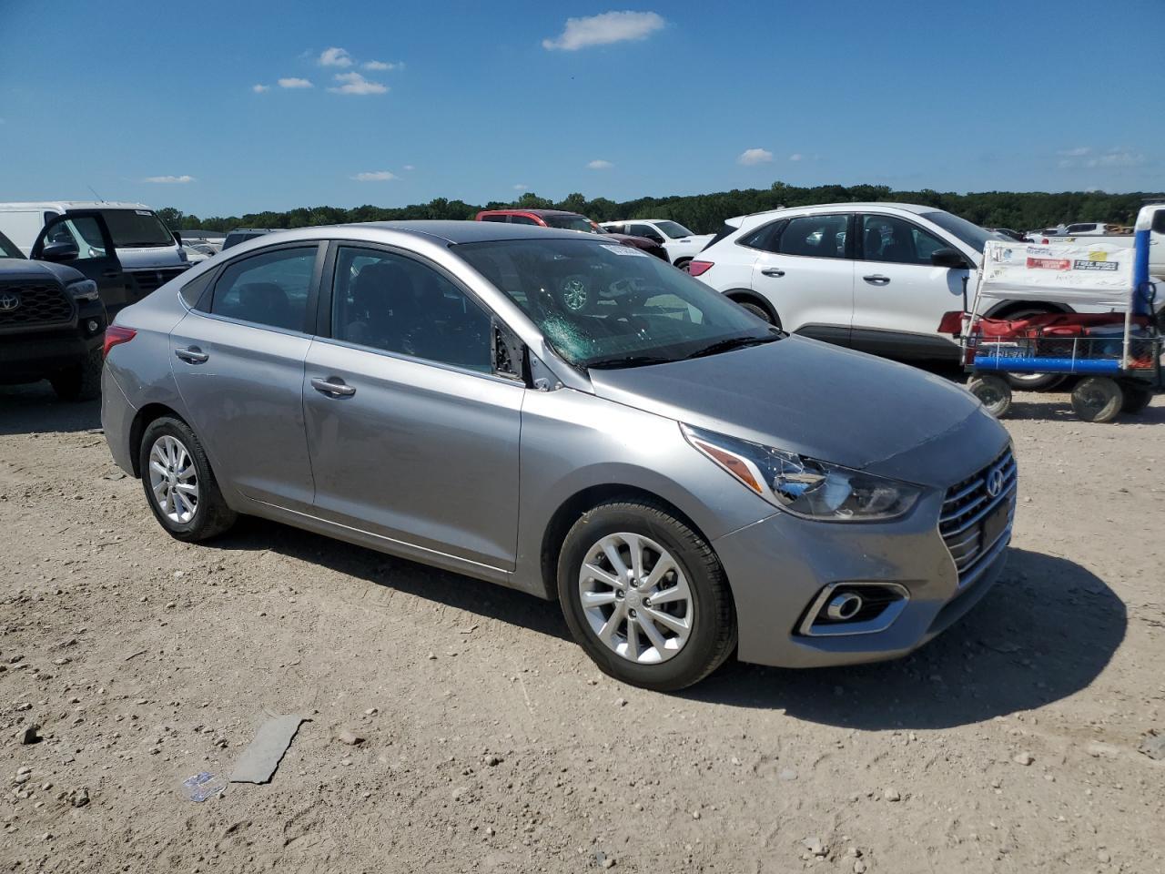 2022 Hyundai Accent Se - Фото 4