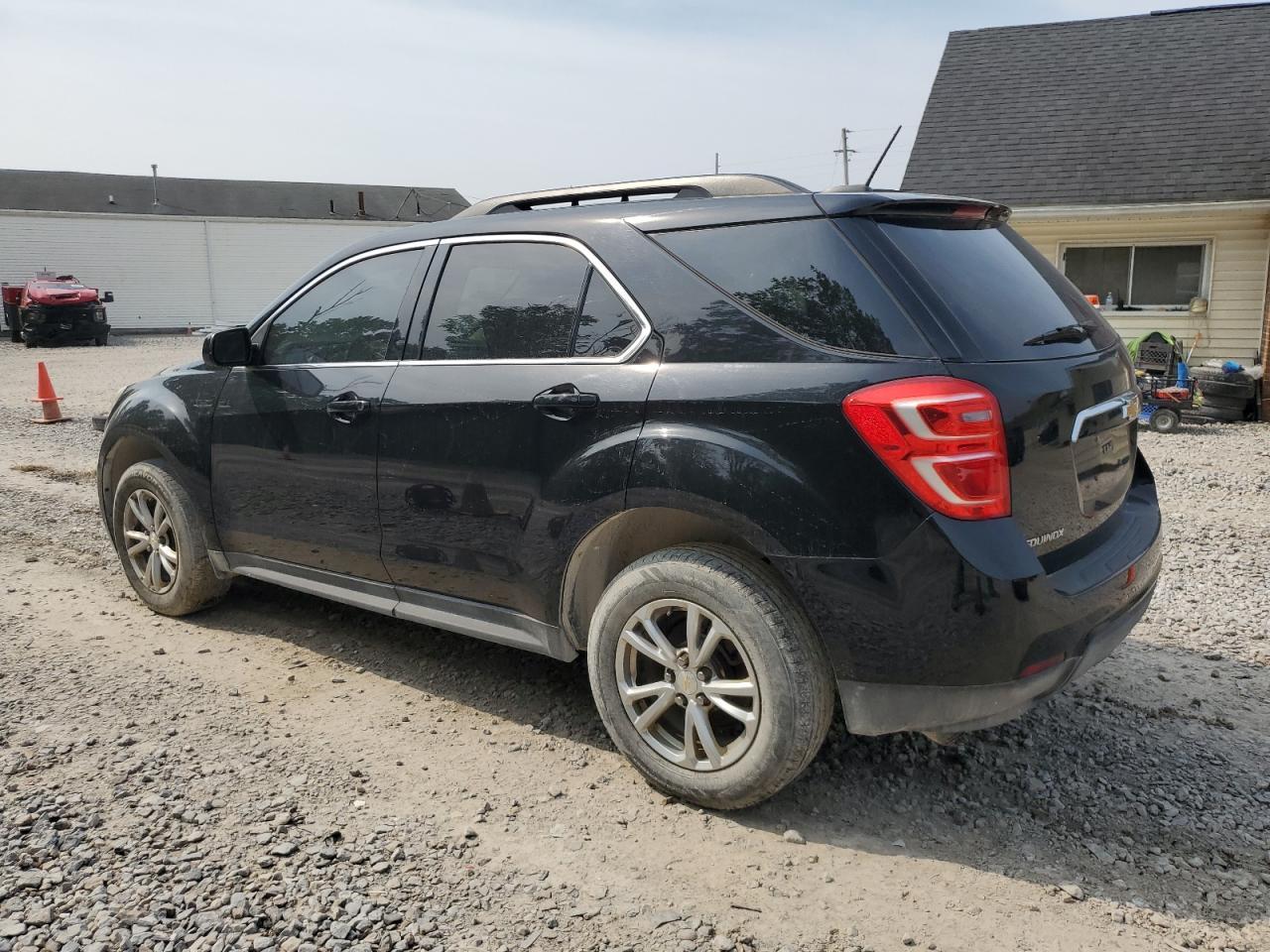 2017 Chevrolet Equinox Lt - Image 2
