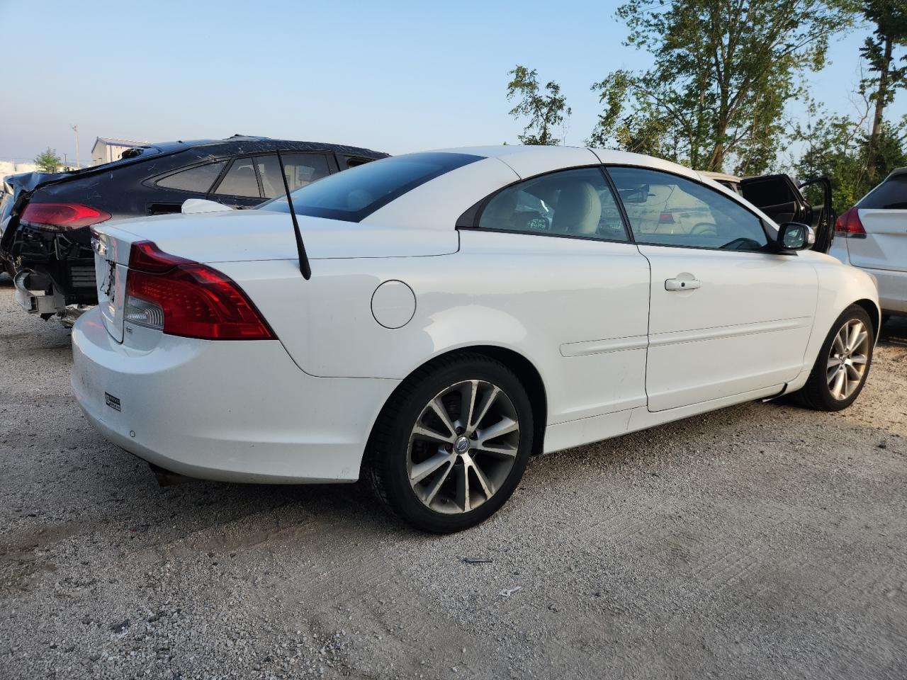 2011 Volvo C70 T5 - Image 3
