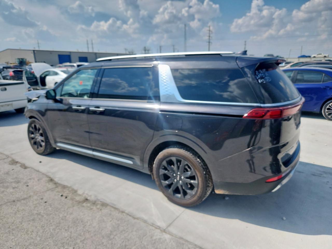 2022 Kia Carnival Sx Prestige - Фото 2