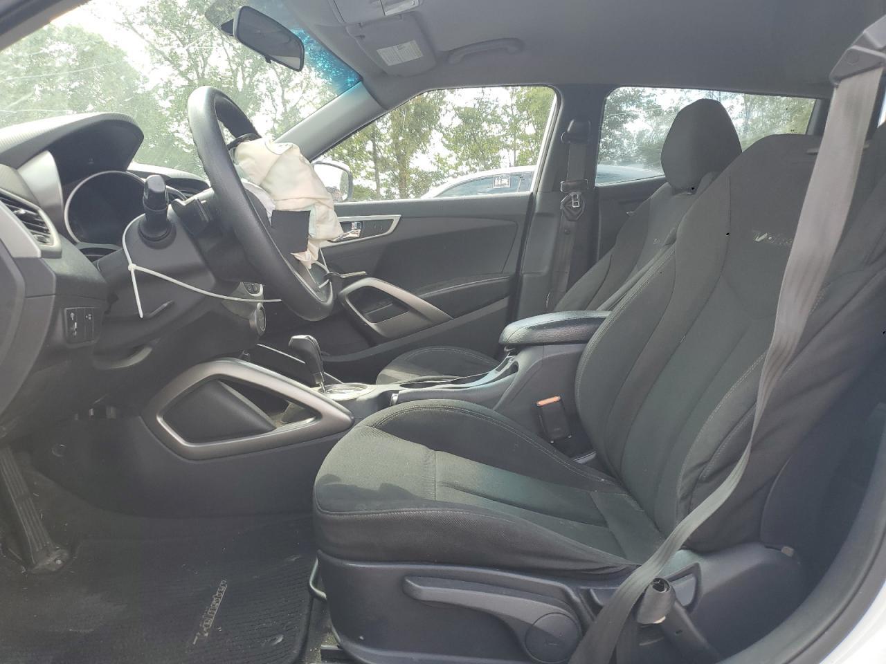 2016 Hyundai Veloster - Фото 7