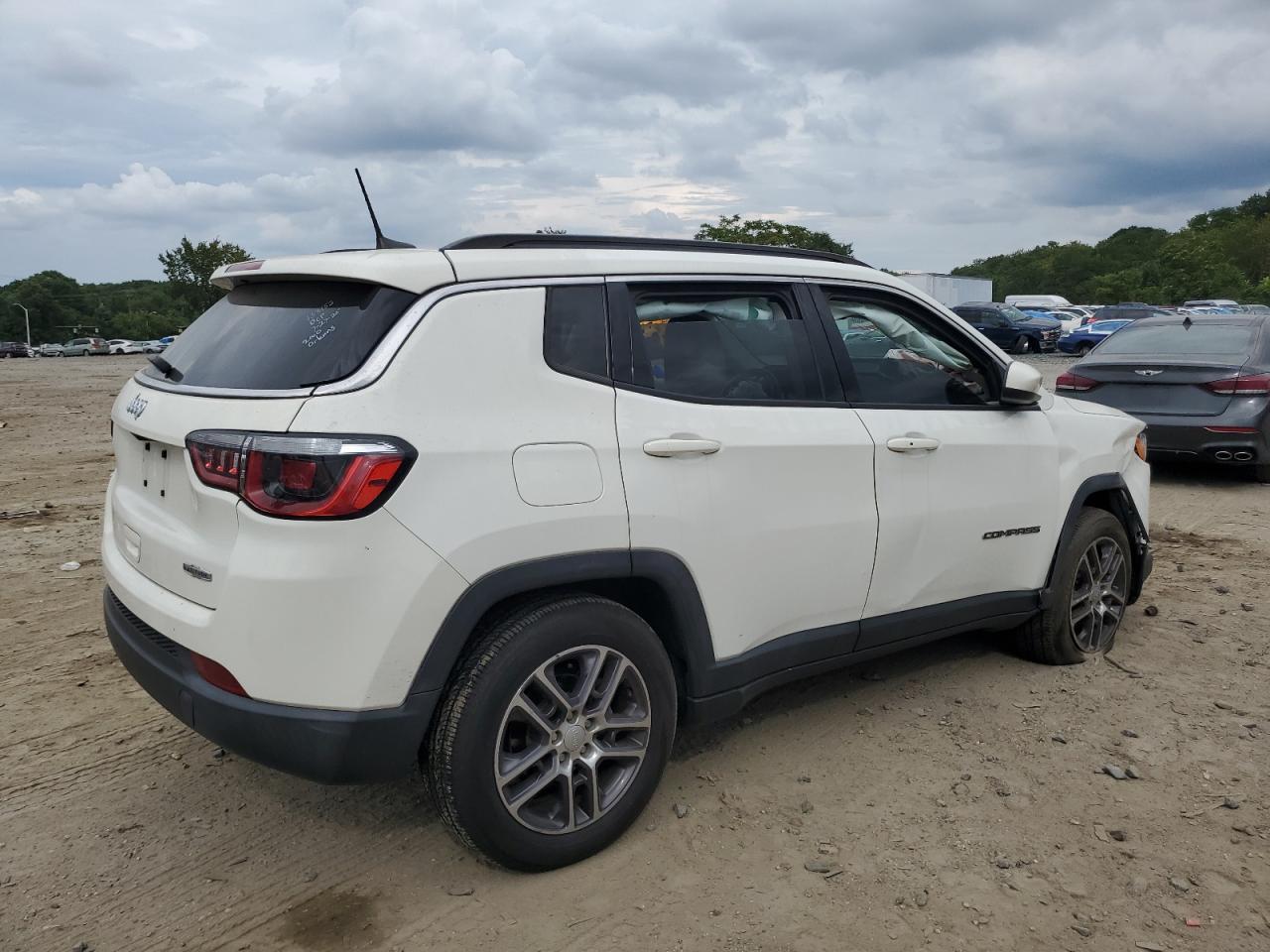 2019 Jeep Compass Latitude - Image 3