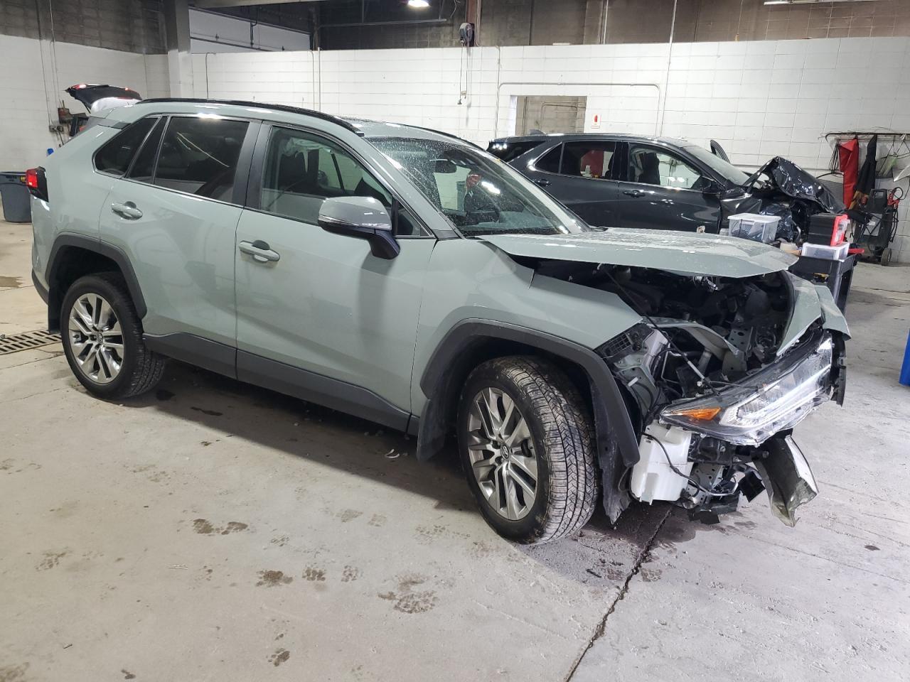 2019 Toyota Rav4 Xle Premium - Image 4