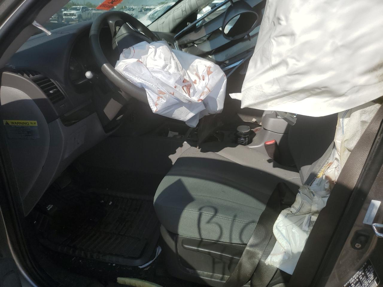 2011 Hyundai Santa Fe Gls - Image 7