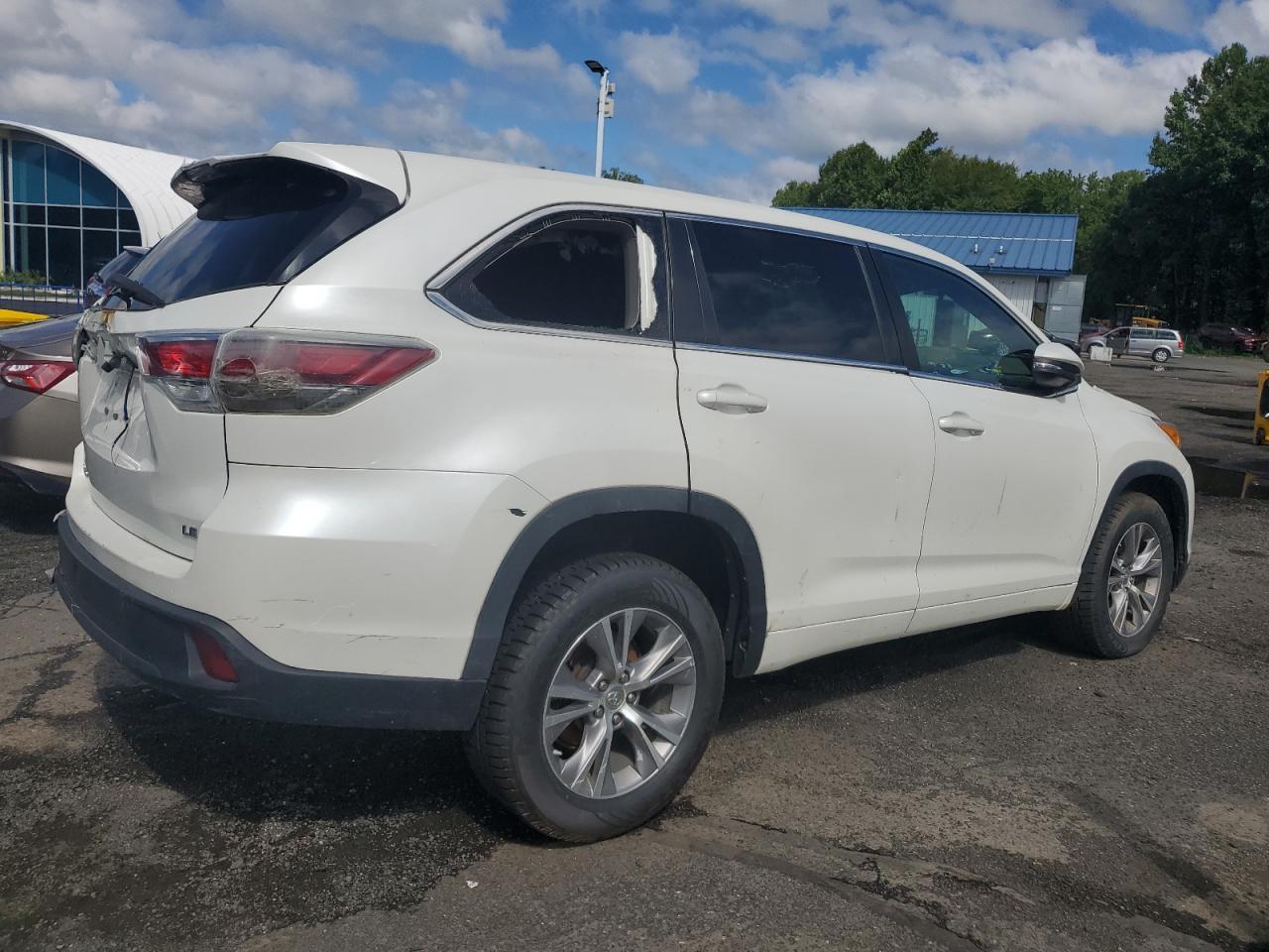 2015 Toyota Highlander Le - Фото 3