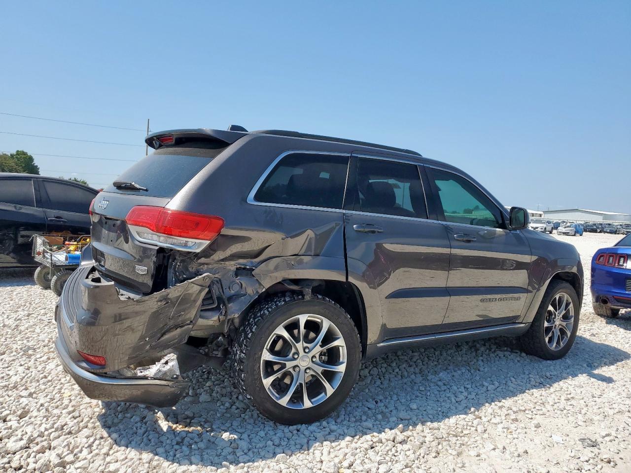 2019 Jeep Grand Cherokee Summit - Image 3