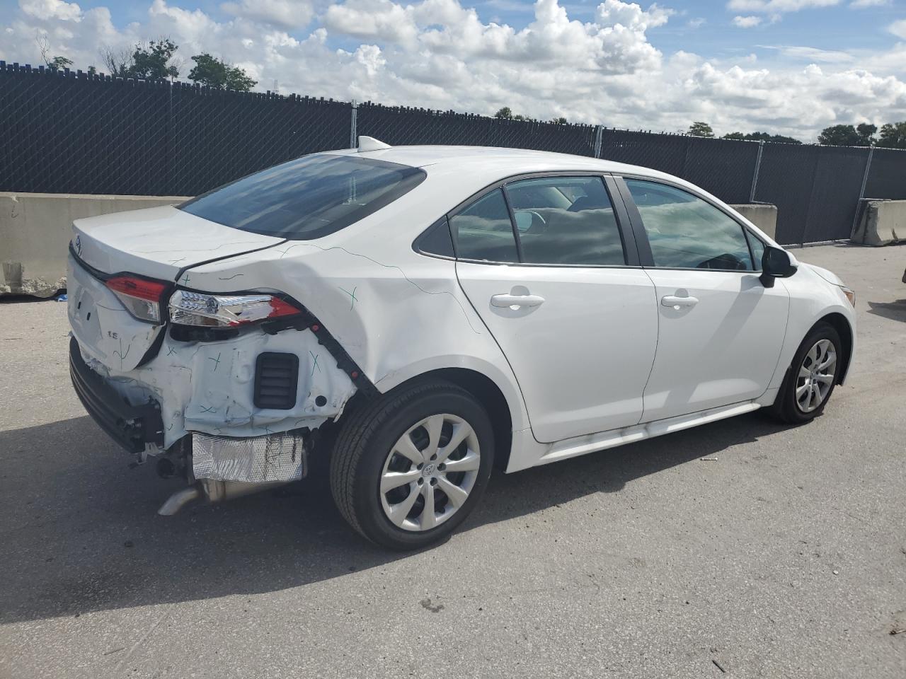 2025 Toyota Corolla Le - Фото 3