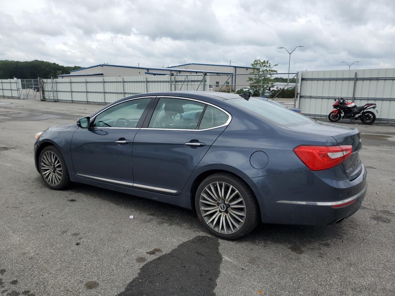 2015 Kia Cadenza Premium - Image 2