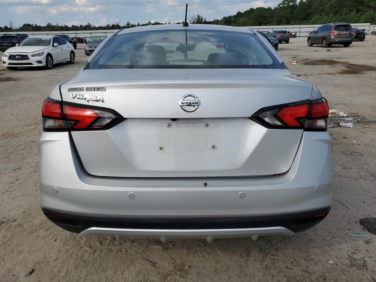 2020 Nissan Versa S - Фото 6