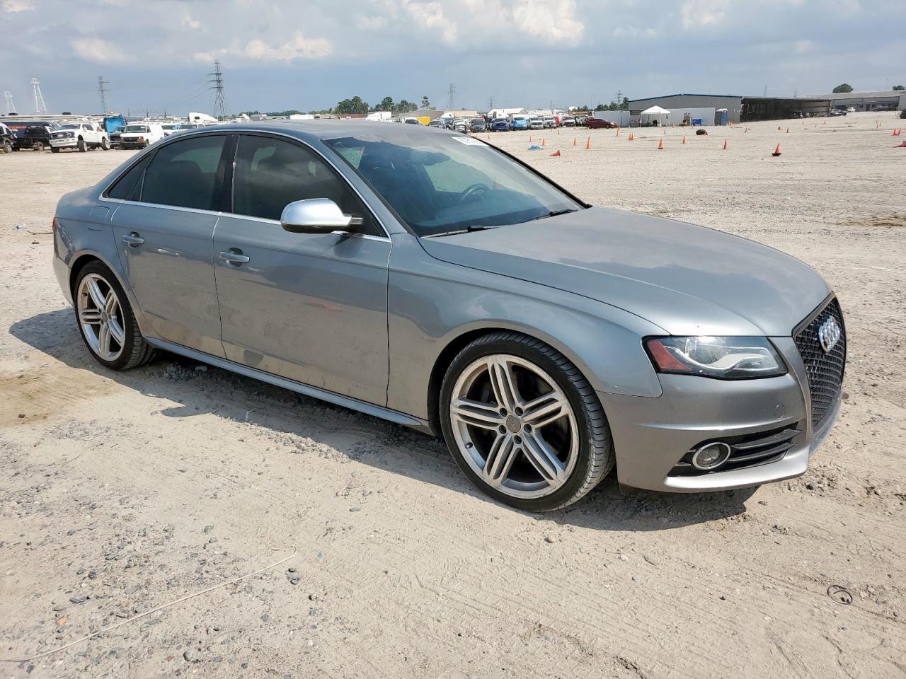 2011 Audi S4 Premium Plus - Image 4