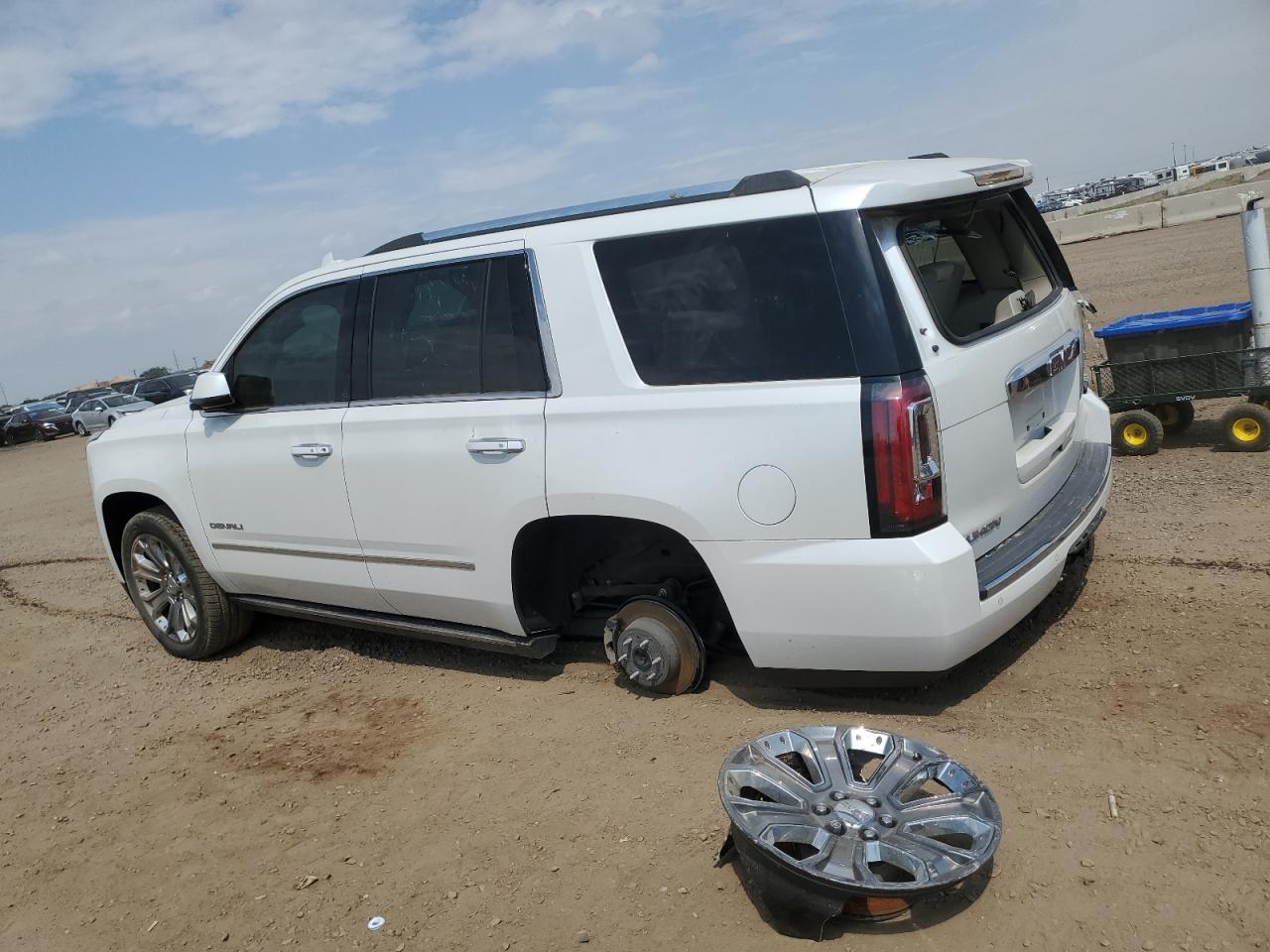 2016 GMC Yukon Denali - Фото 2