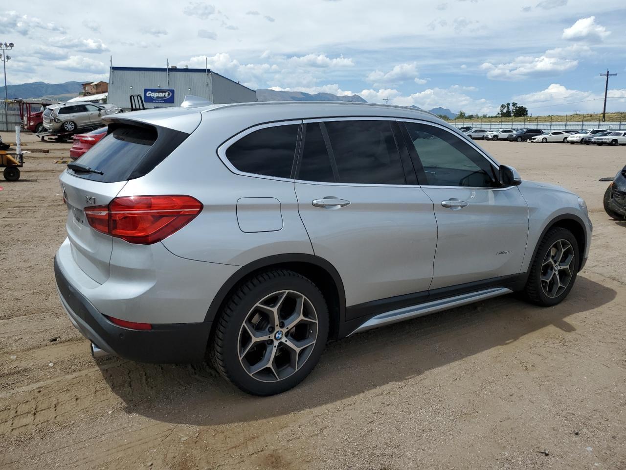 2017 BMW X1 xDrive28I - Фото 3