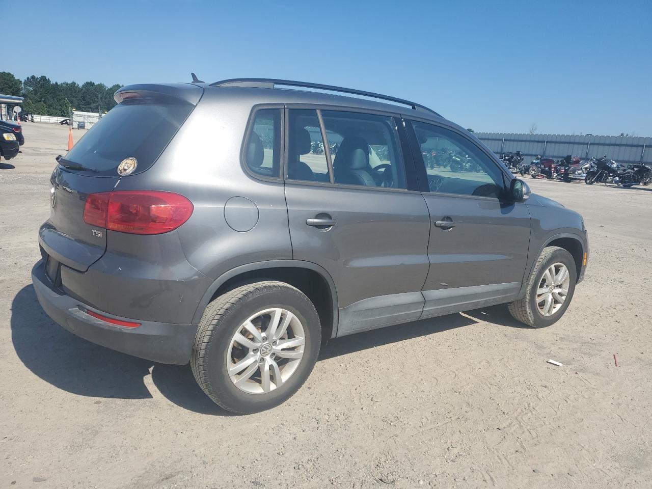2016 Volkswagen Tiguan S - Image 3