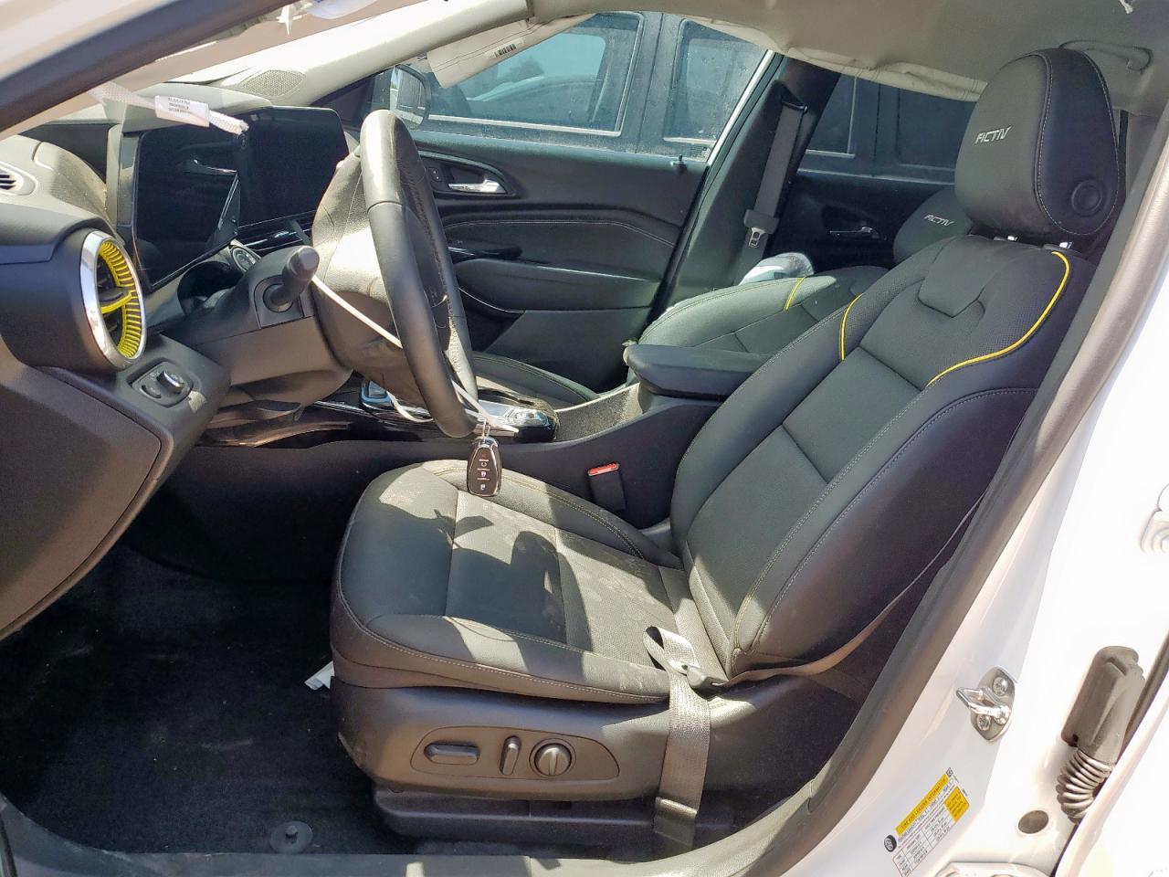 2025 Chevrolet Trax Activ - Image 7