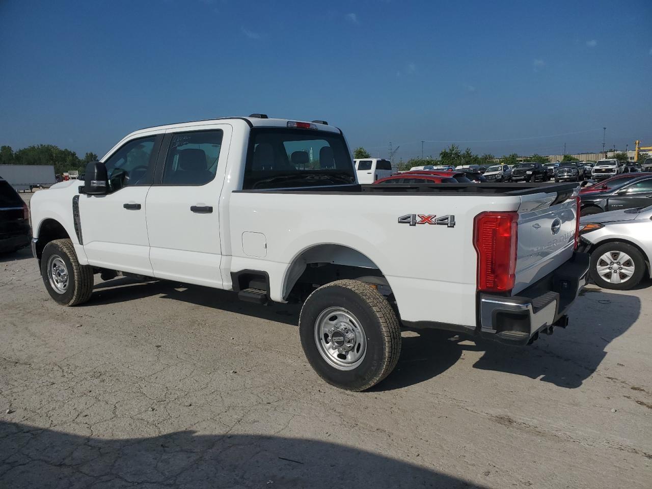 2024 Ford F250 Super Duty - Фото 2