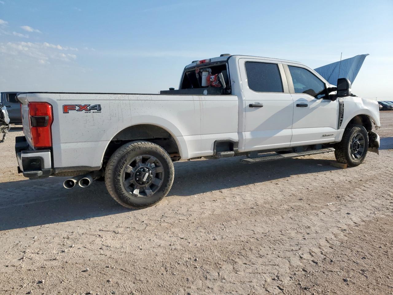 2023 Ford F250 Super Duty - Image 3