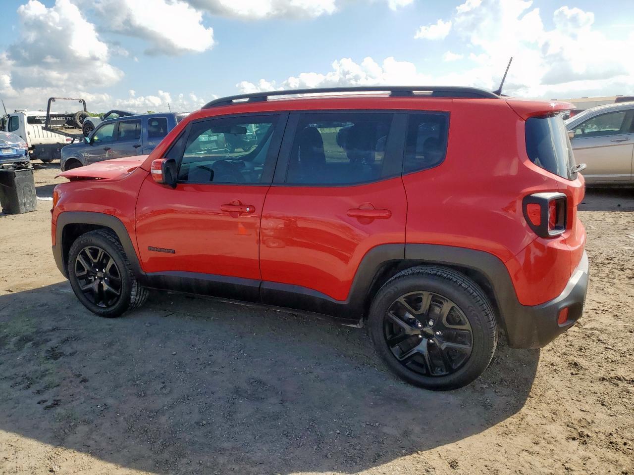 2018 Jeep Renegade Latitude - Фото 2