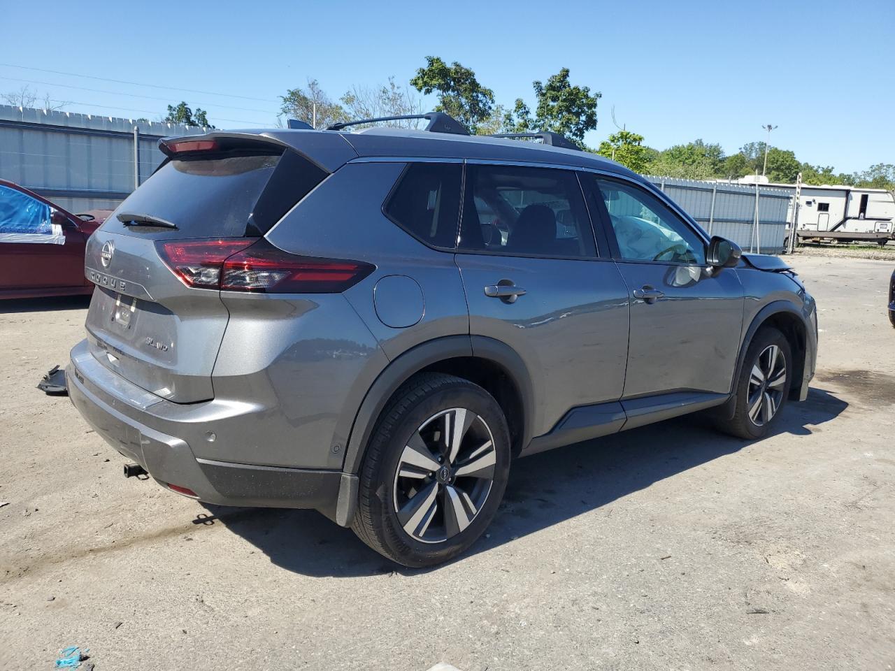 2024 Nissan Rogue Sl - Image 3