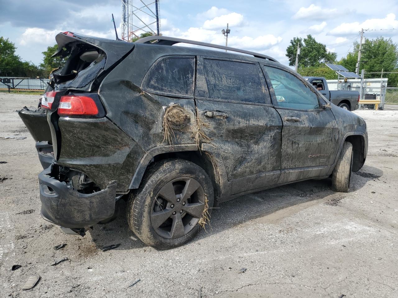 2017 Jeep Cherokee Latitude - Image 3