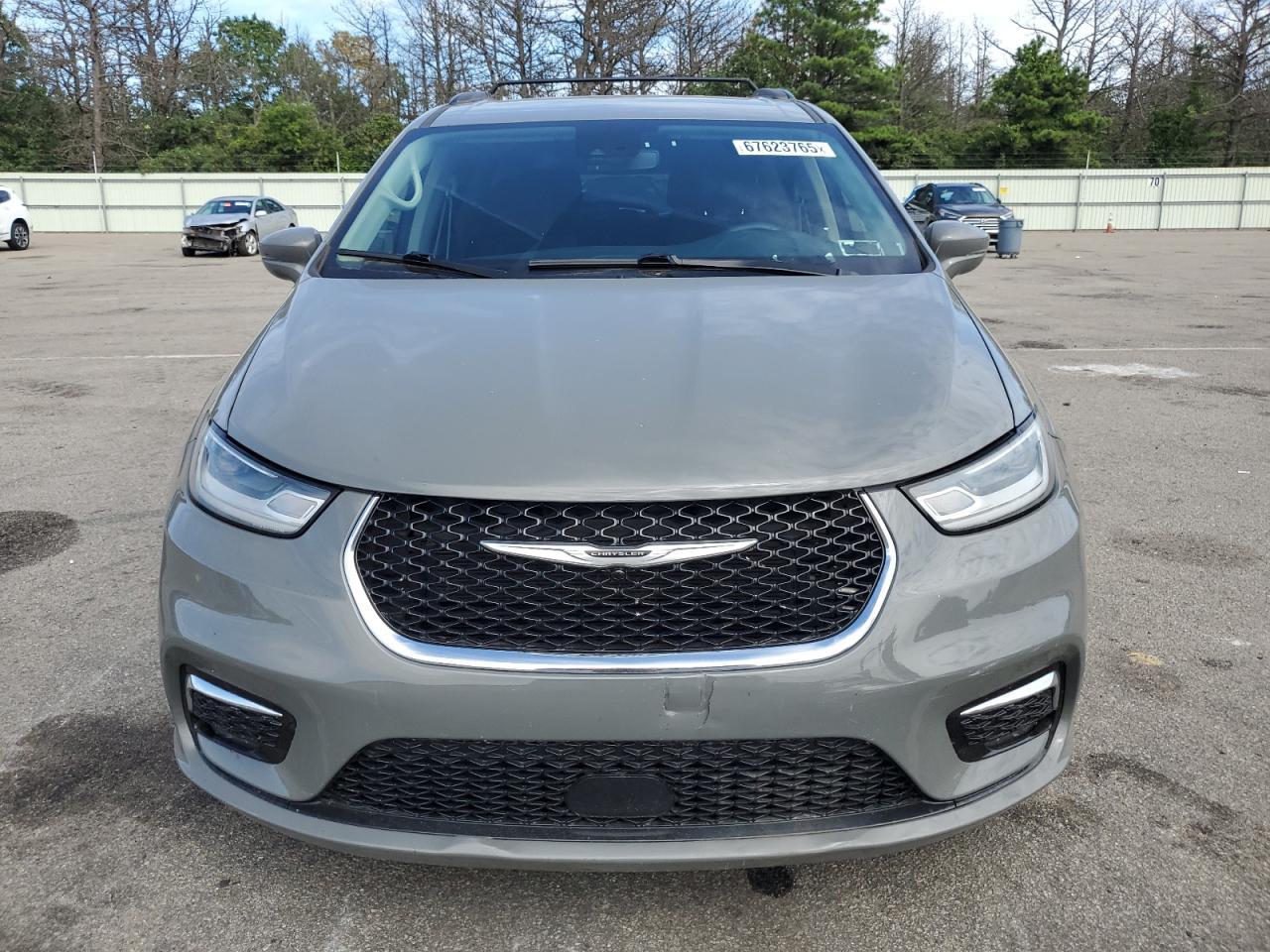 2021 Chrysler Pacifica Touring - Image 5
