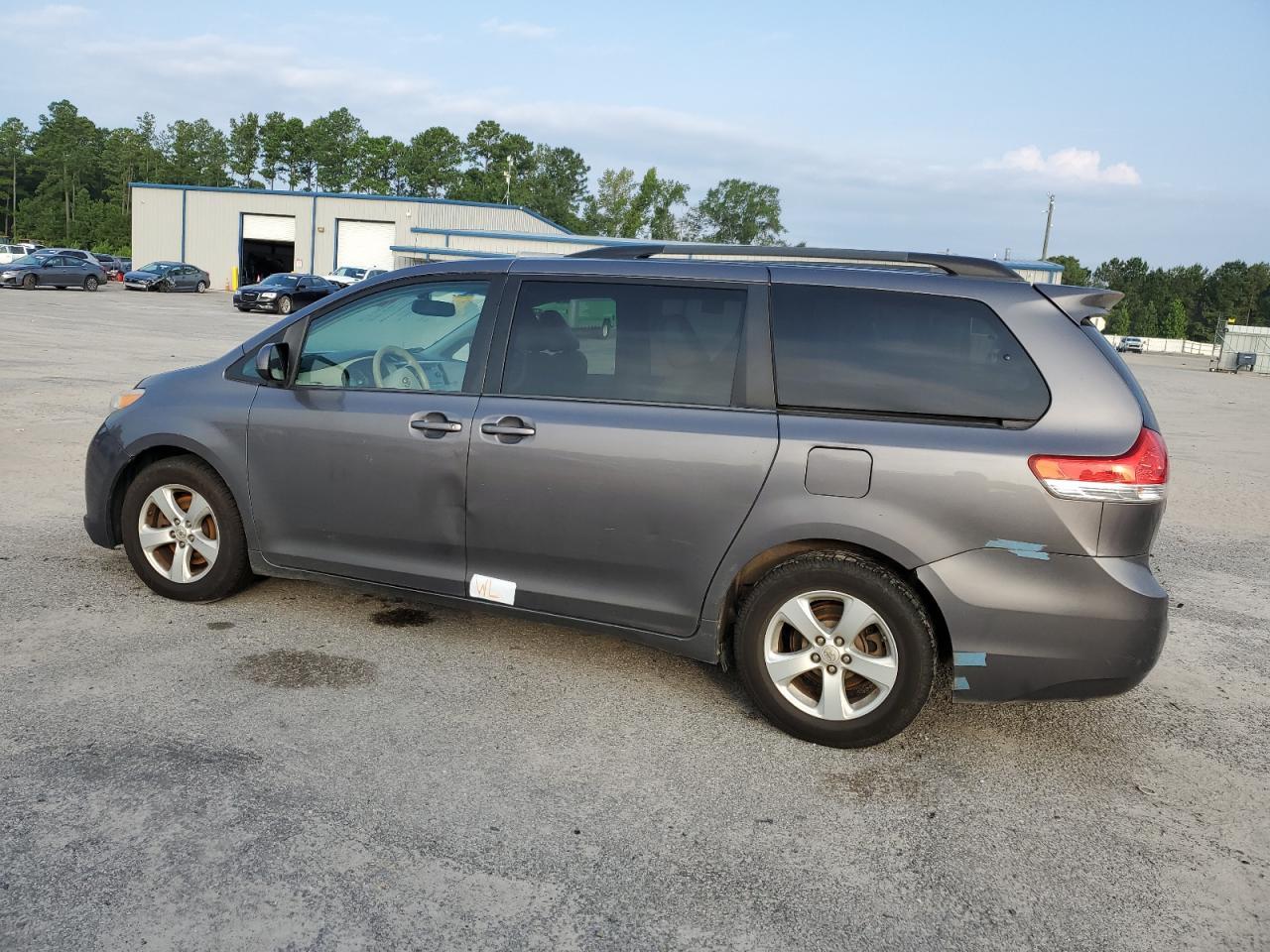 2014 Toyota Sienna Le - Фото 2