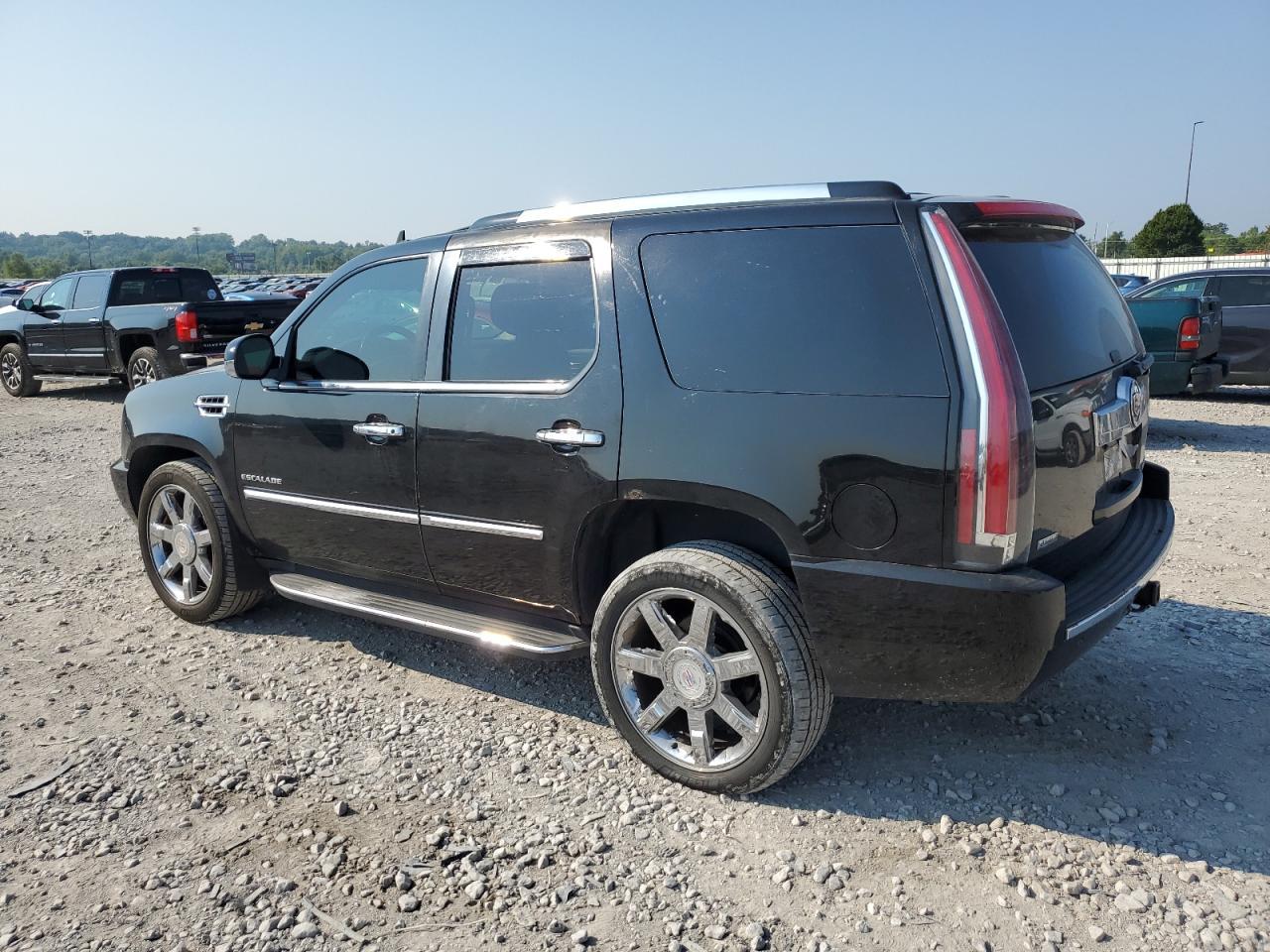 2012 Cadillac Escalade Luxury - Image 2