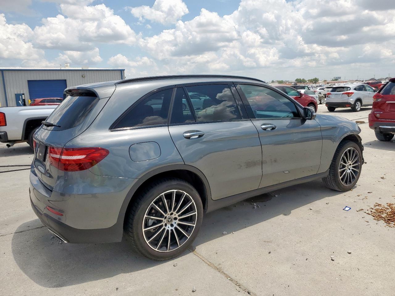 2019 Mercedes-Benz Glc 300 - Image 3