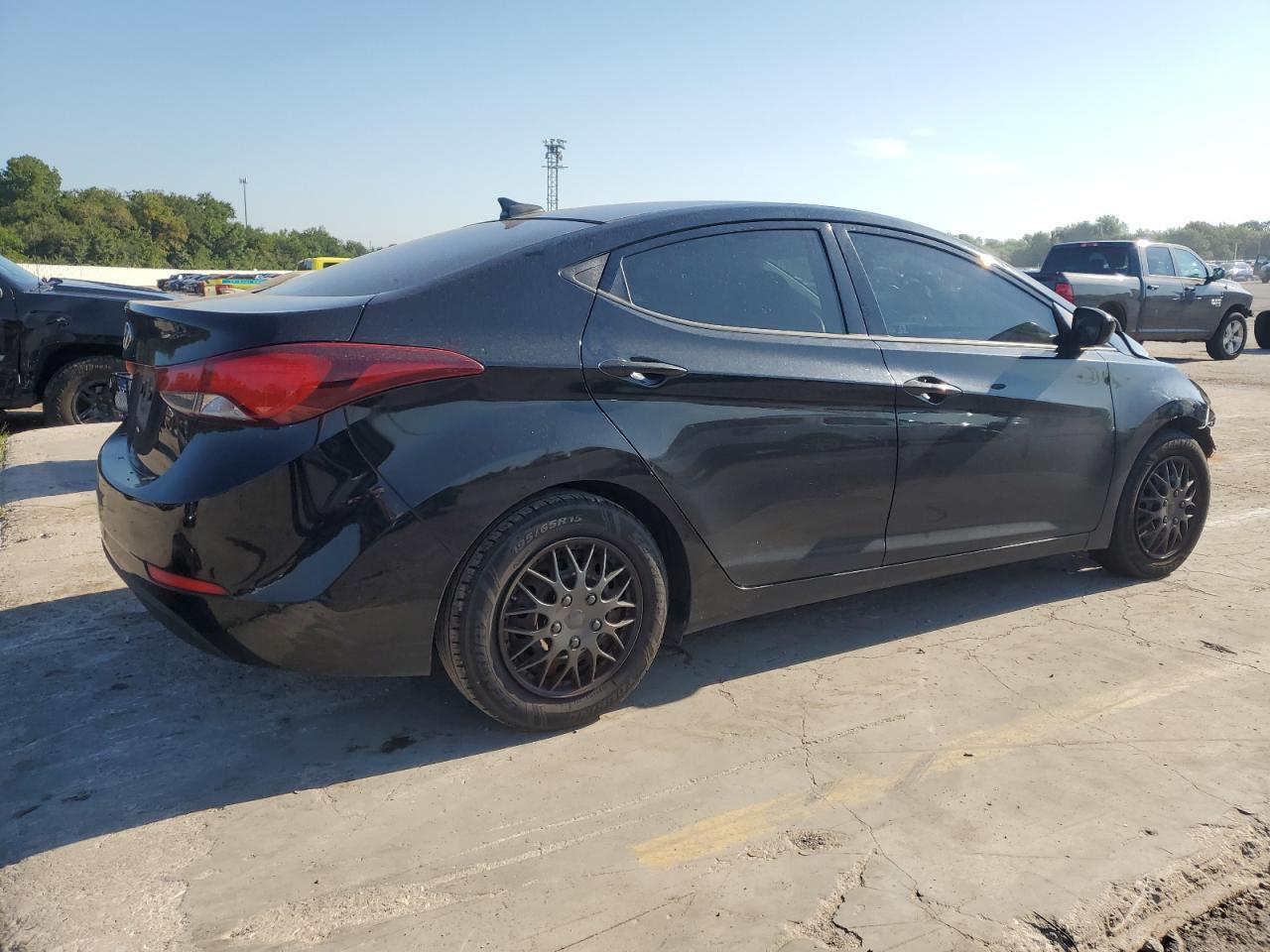 2016 Hyundai Elantra Se - Image 3