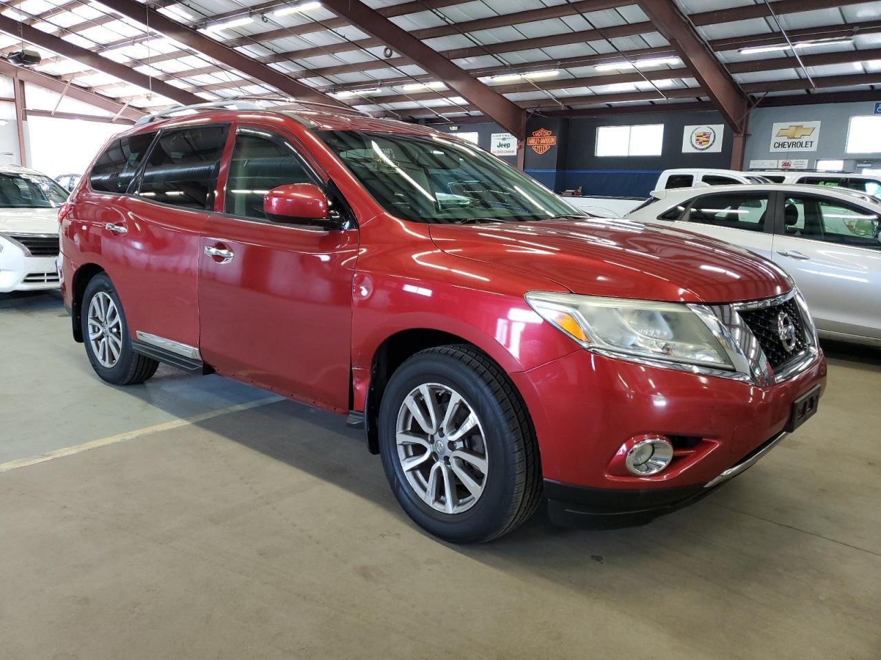 2014 Nissan Pathfinder S - Image 4