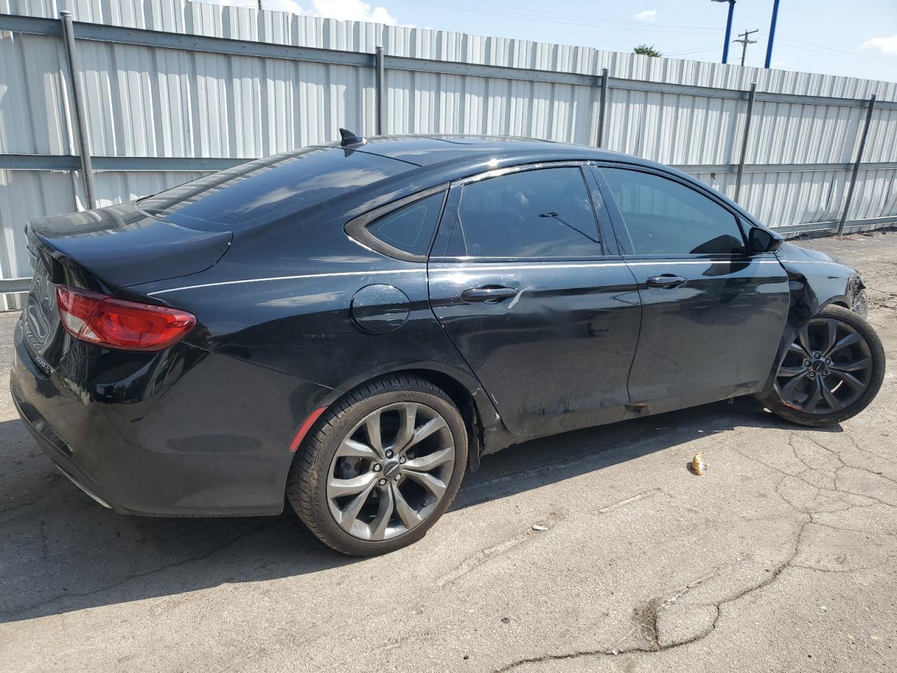 2016 Chrysler 200 S - Фото 3