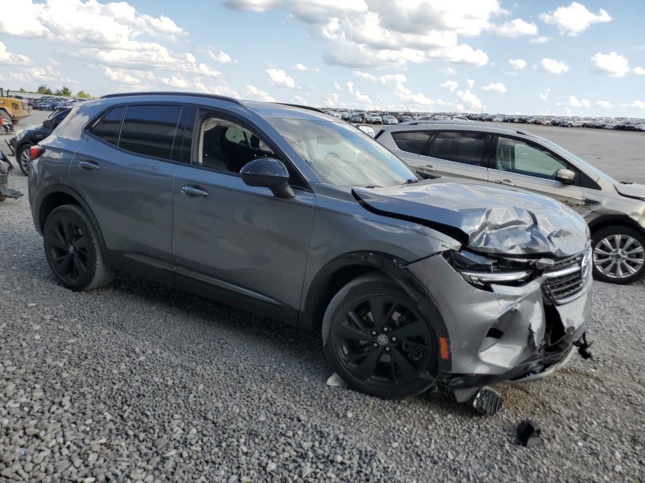 2022 Buick Envision Essence - Image 4