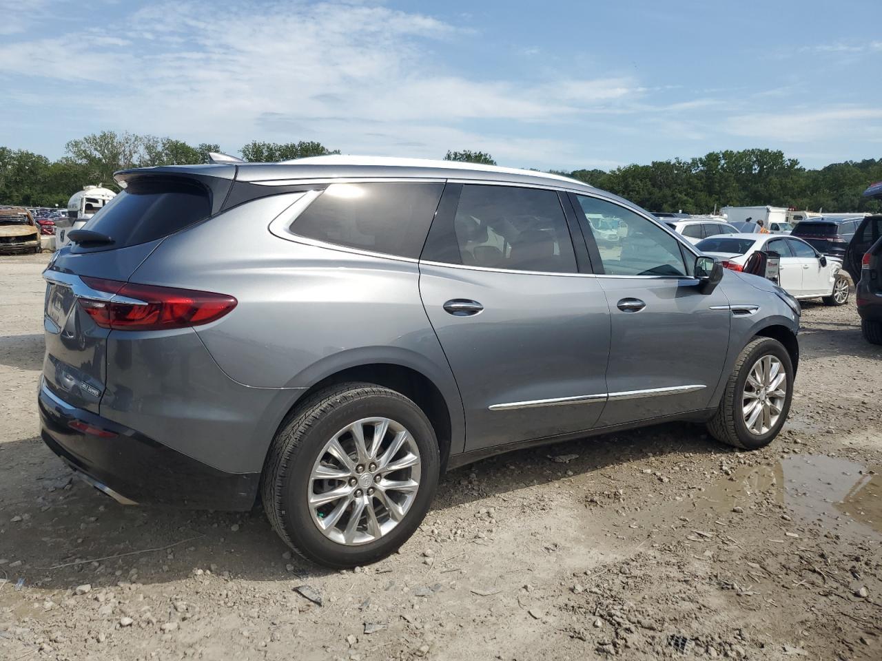 2020 Buick Enclave Essence - Image 3