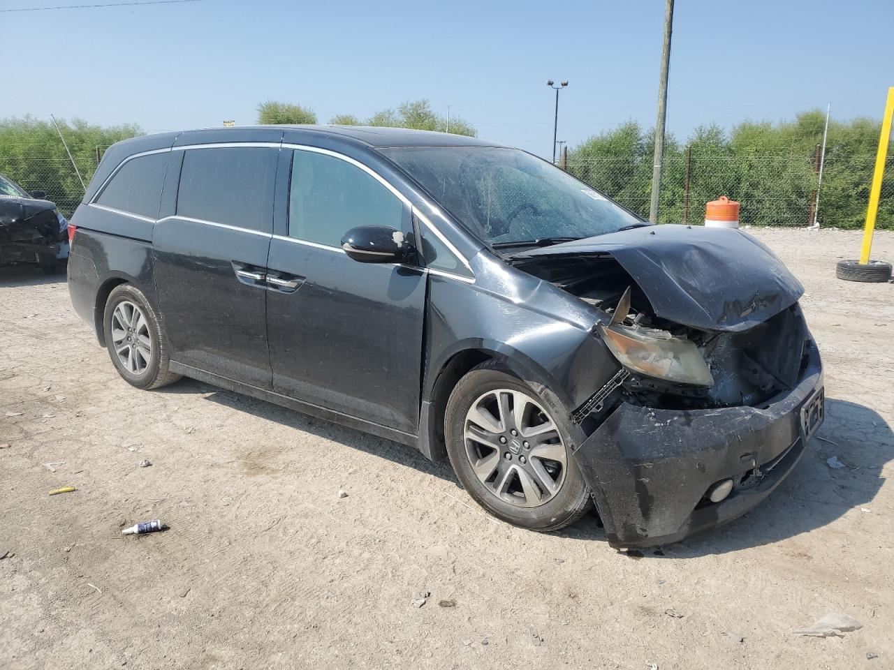 2014 Honda Odyssey Touring - Image 4