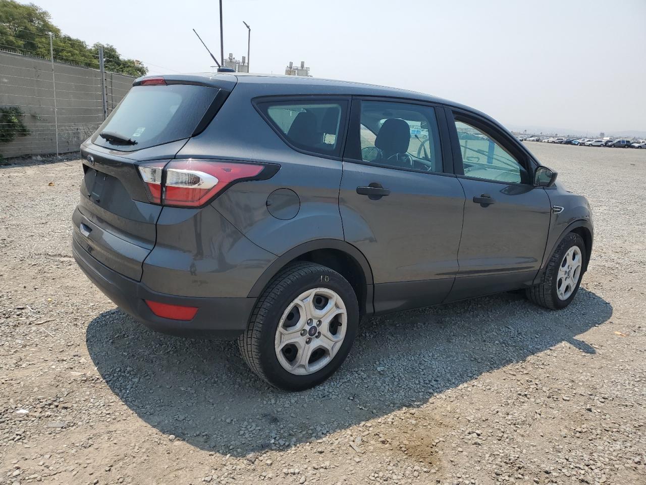 2017 Ford Escape S - Фото 3