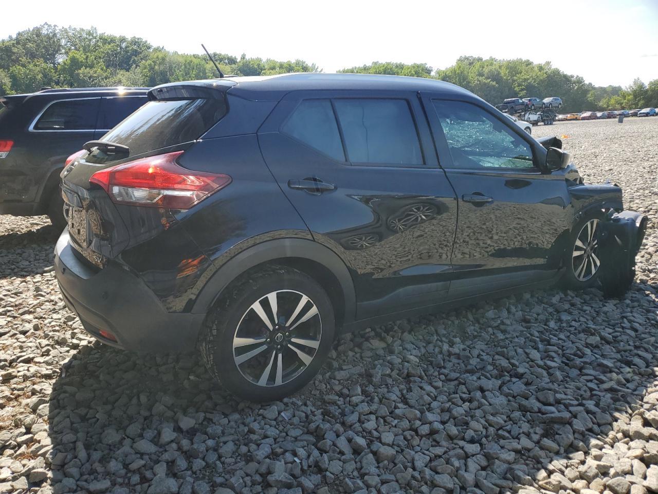 2020 Nissan Kicks Sv - Image 3