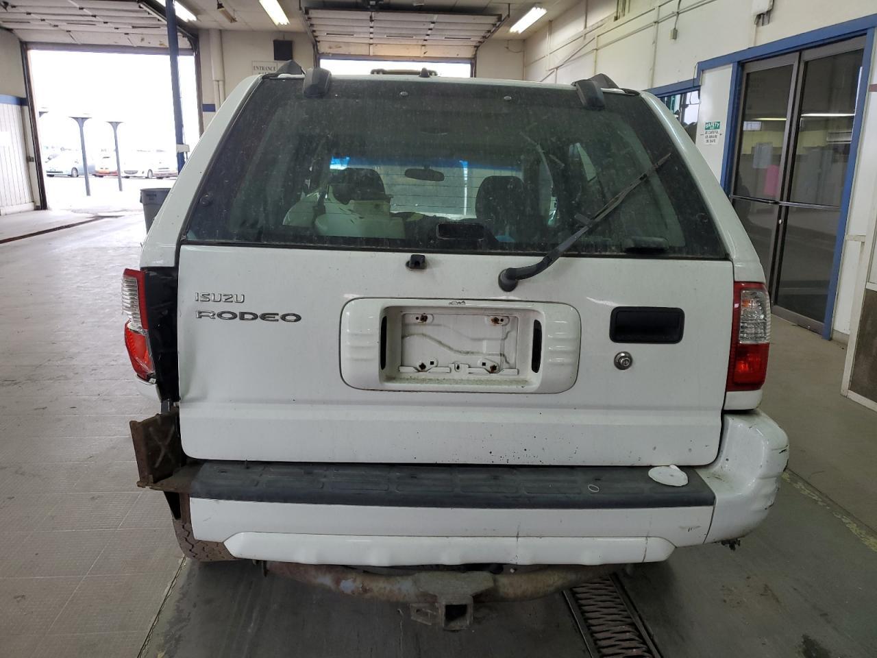 2003 Isuzu Rodeo S - Фото 6