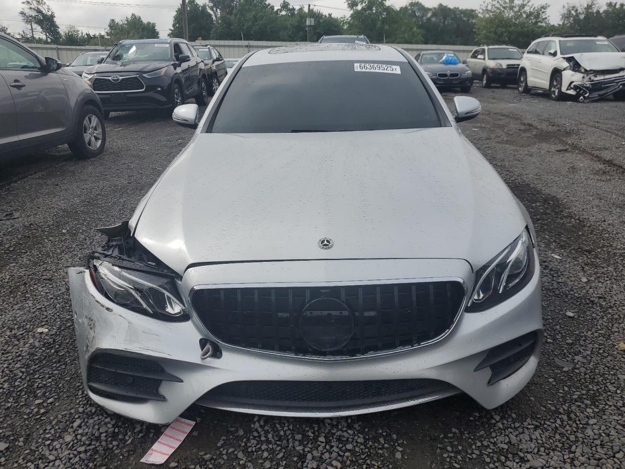 2017 Mercedes-Benz E 300 4Matic - Фото 5