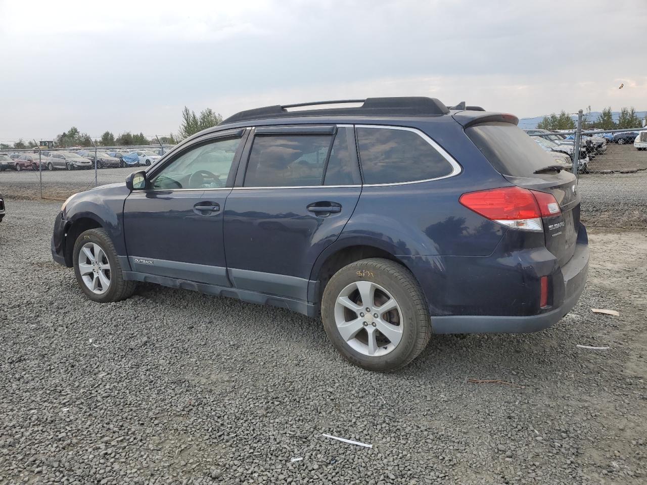 2014 Subaru Outback 2.5I Premium - Image 2
