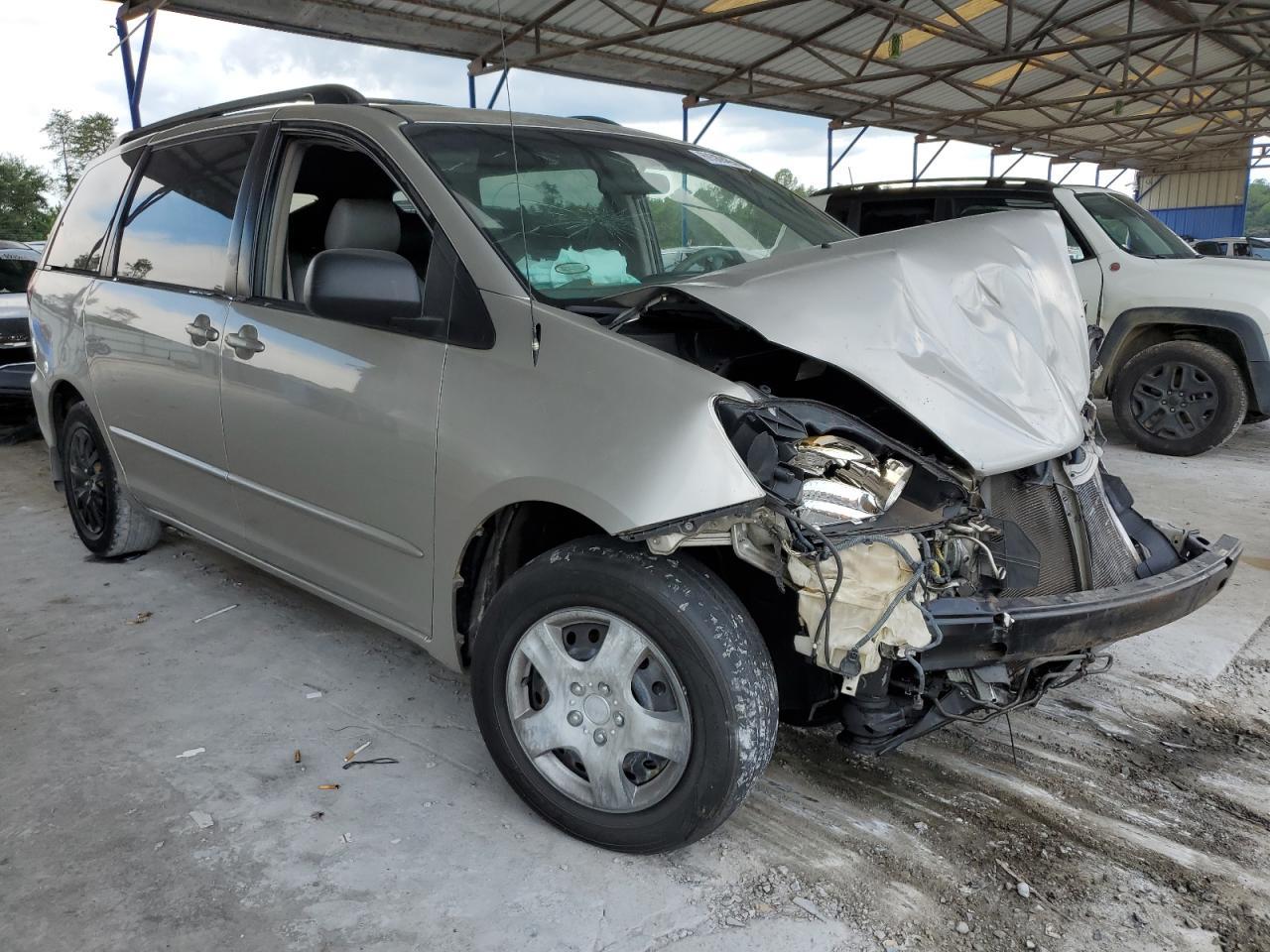 2004 Toyota Sienna Ce - Image 4