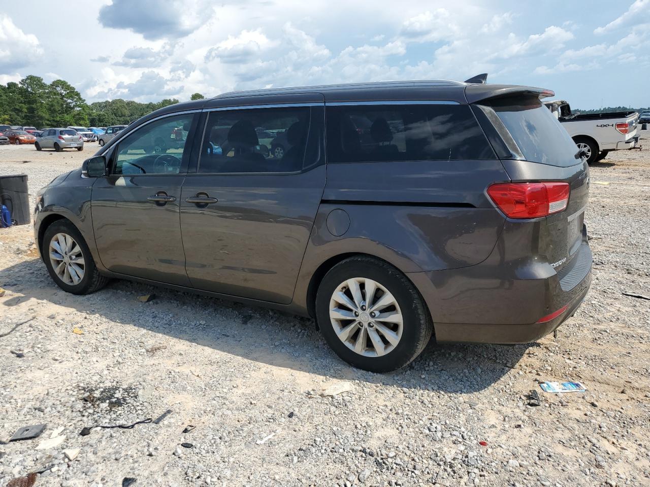 2016 Kia Sedona Ex - Image 2