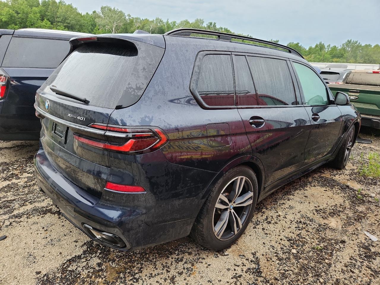 2025 BMW X7 xDrive40I - Фото 3