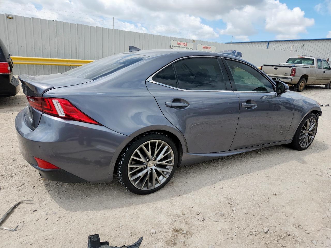 2016 Lexus Is 200T - Image 3