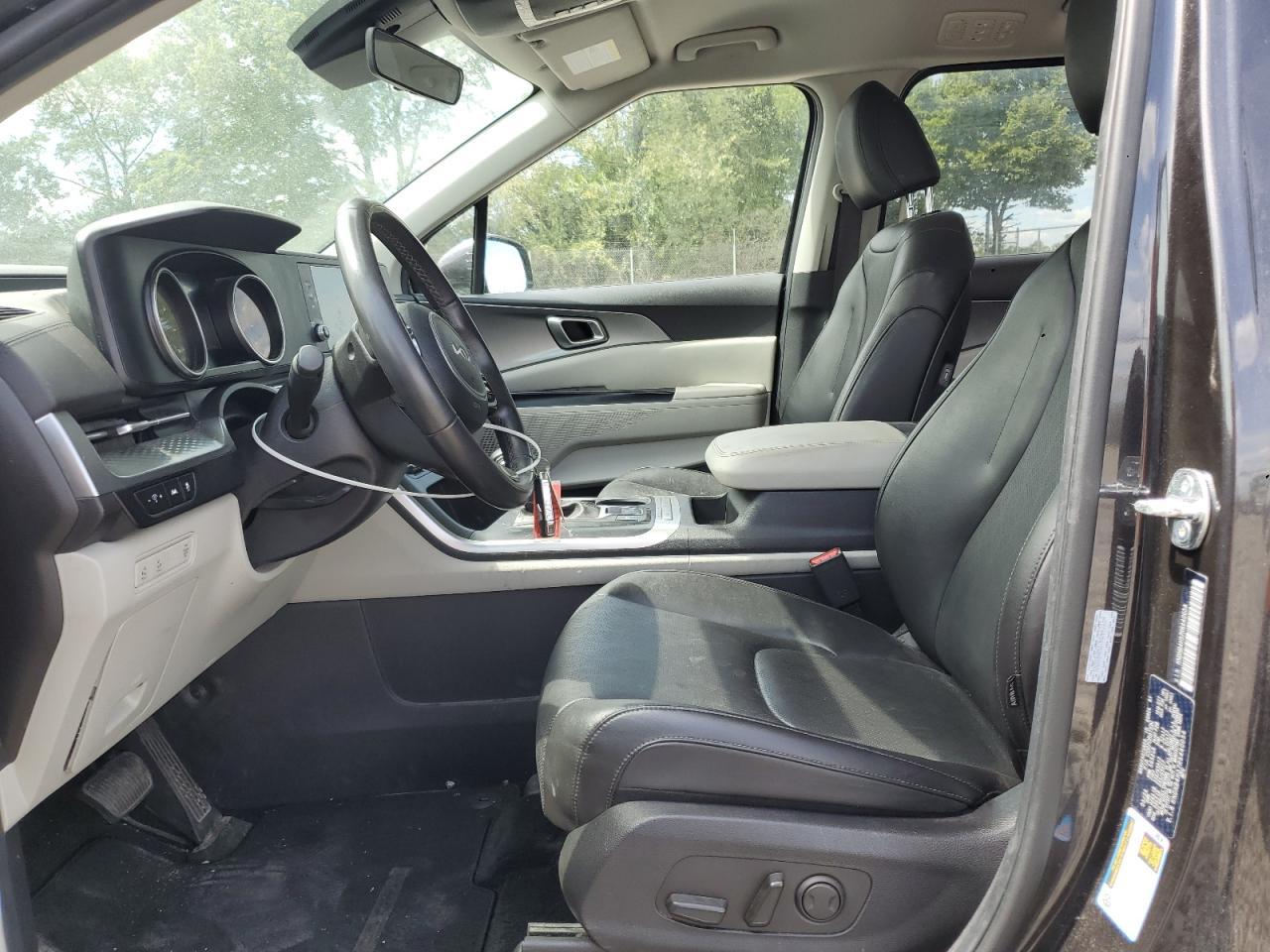 2024 Kia Carnival Lx - Image 7