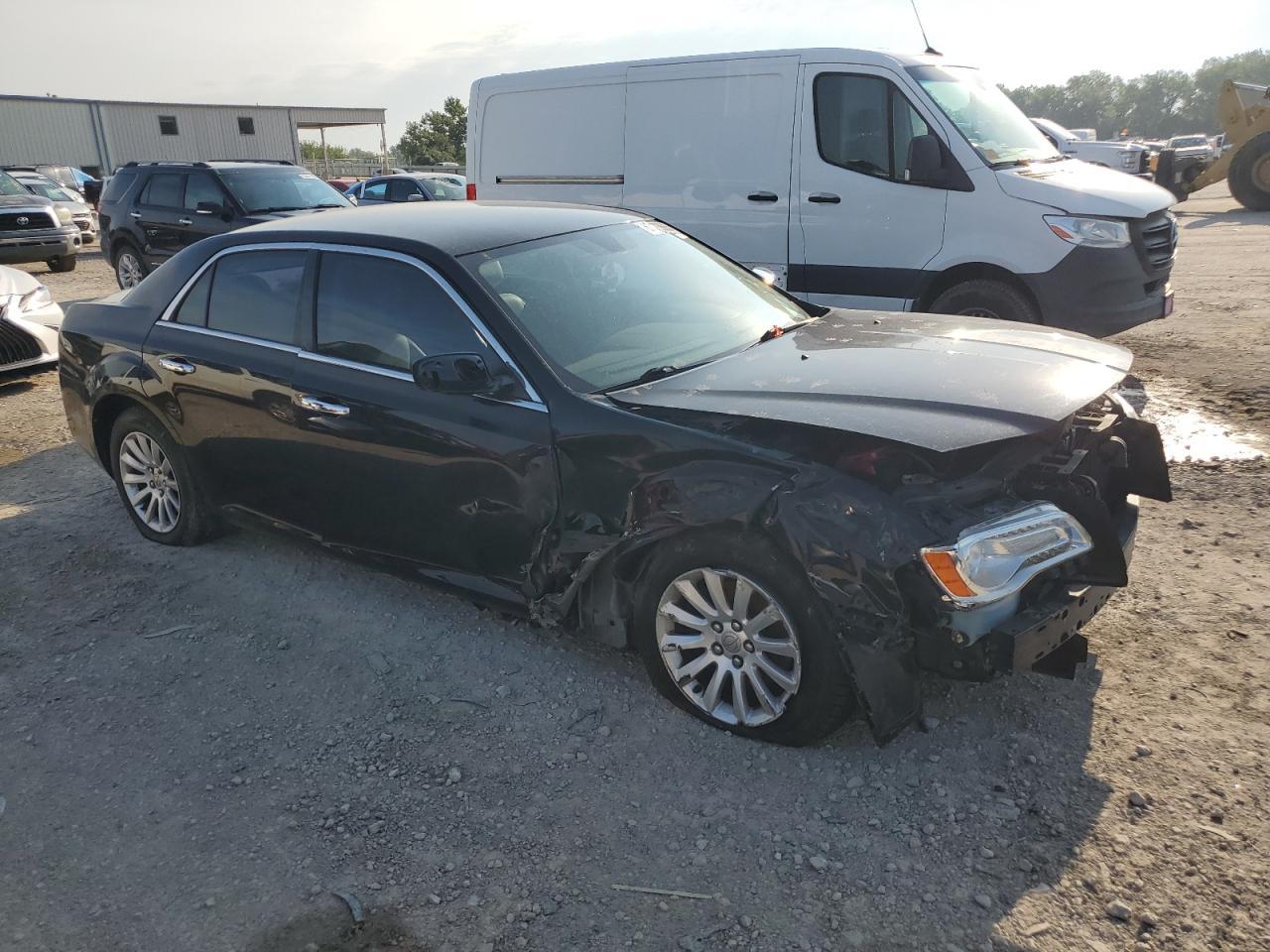 2014 Chrysler 300 - Фото 4